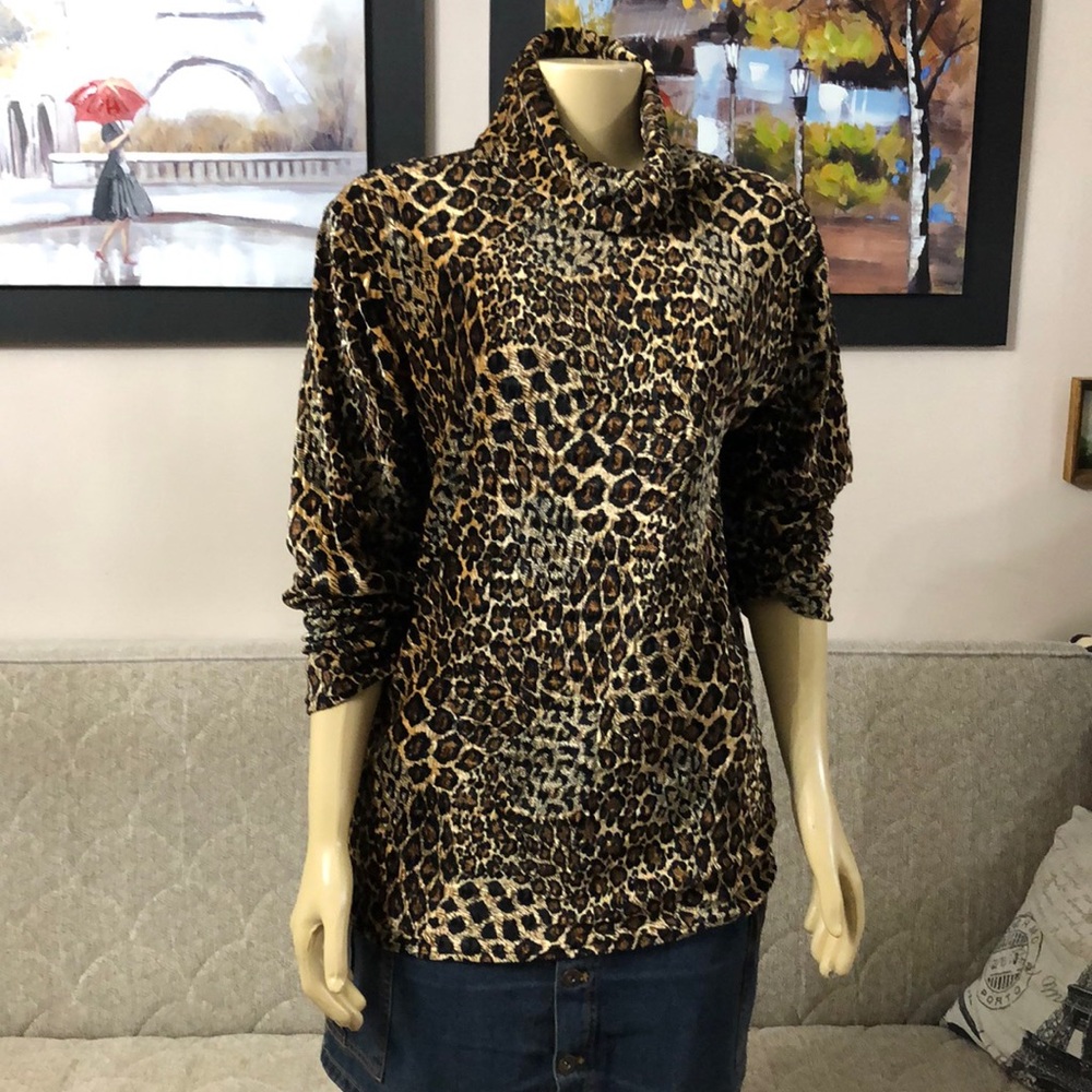 🌺BEAUTIFUL ANIMALS PRINT SWEATER SIZE M-L